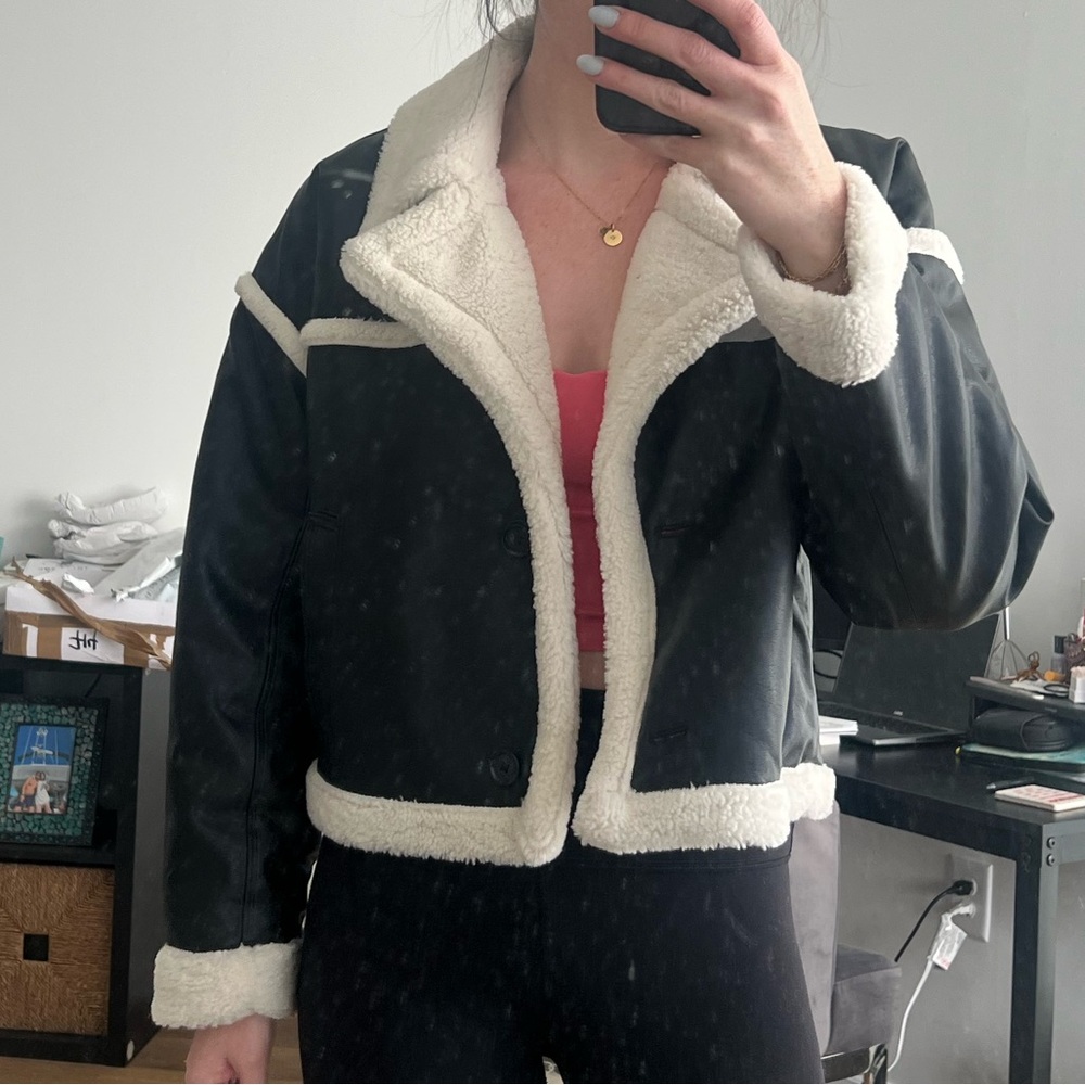 SHERPA-LINED FAUX SUEDE CROP BIKER JACKET (Size L)